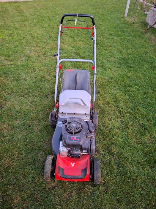 Самоходна бензинова косачка