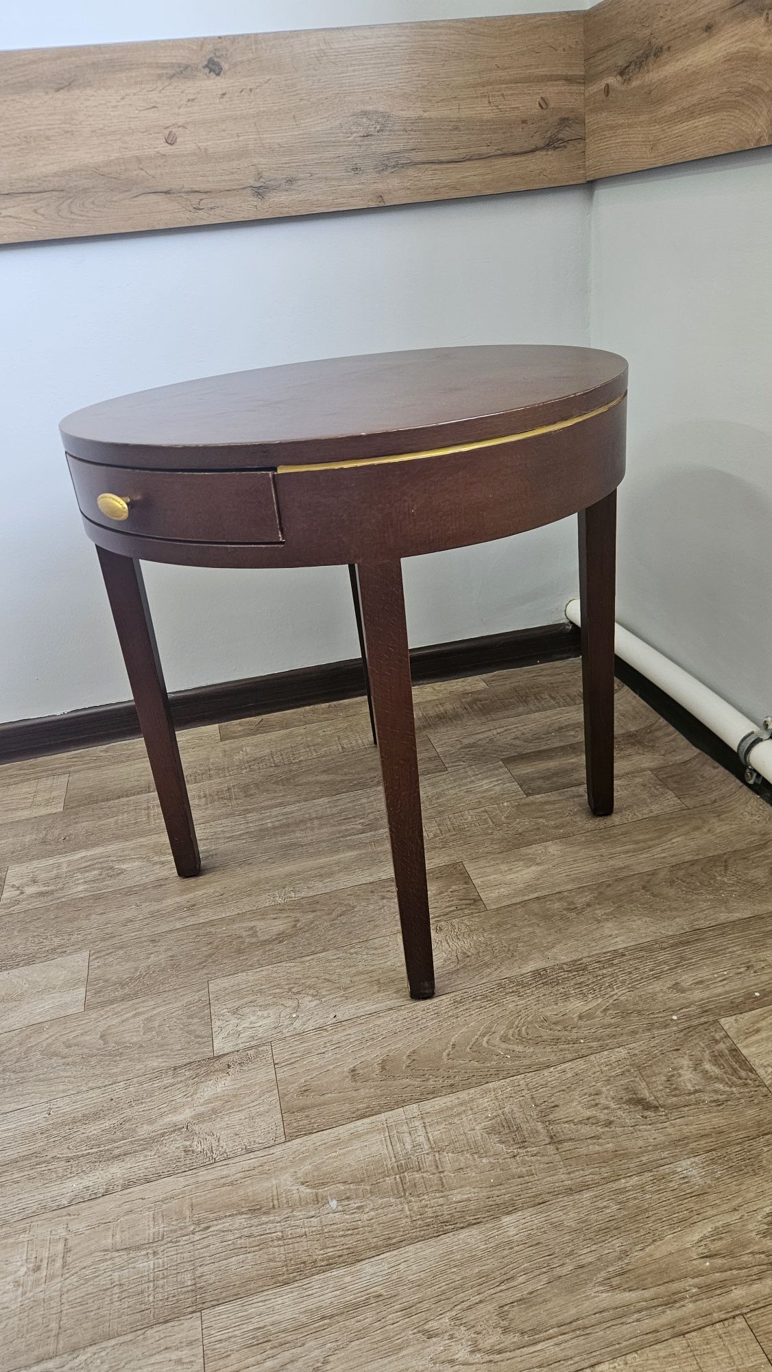 Stolchik sotiladi xolati ideal