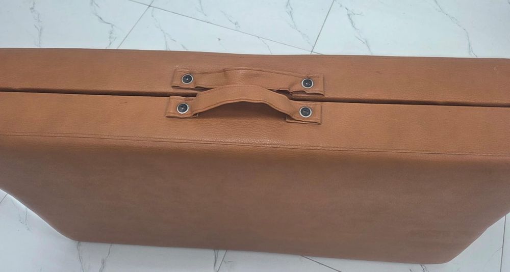 Продам кушетку в хорошем состоянии