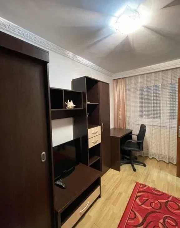 Дава се под наем Тристаен апартамент в Пловдив, Център - 74 кв.м за 178.5 € - Снимка #1