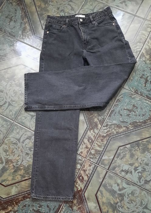 Pantaloni negri ,femeie