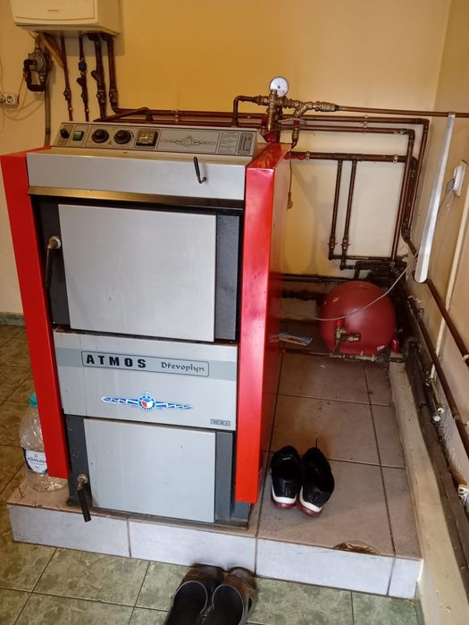 Centrala pe lemne de vanzare, folosita dar functionabil in continuare