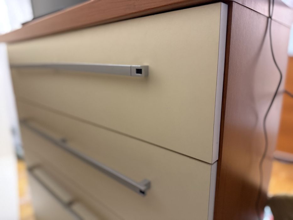 Спалня + гардероб, скрин и нощни шкафчета