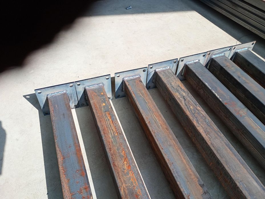 Stoc 5 ferme de 7m și 10 stâlpi doar 1750 euro 7x16 service auto hala