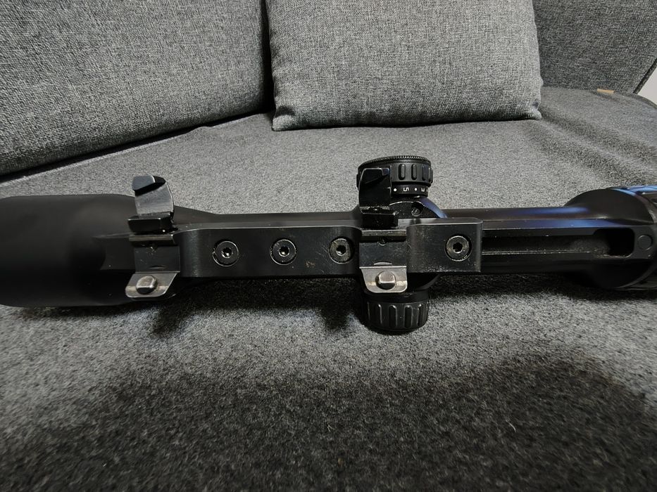 Оптика Leica ERi 2.5-10x42 с монтаж за Blaser