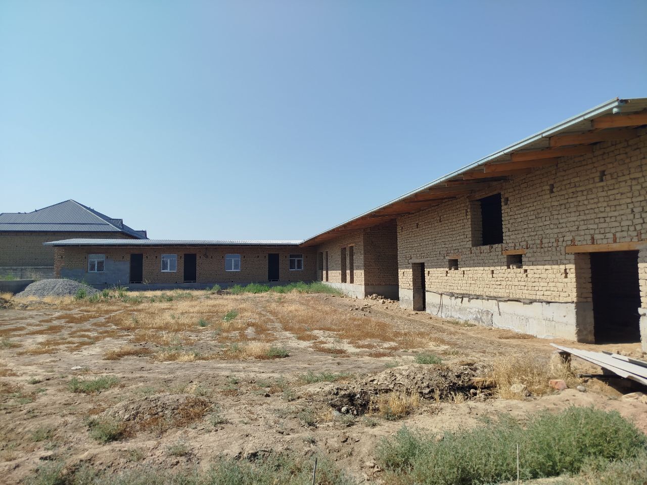Uchastka sotiladi
