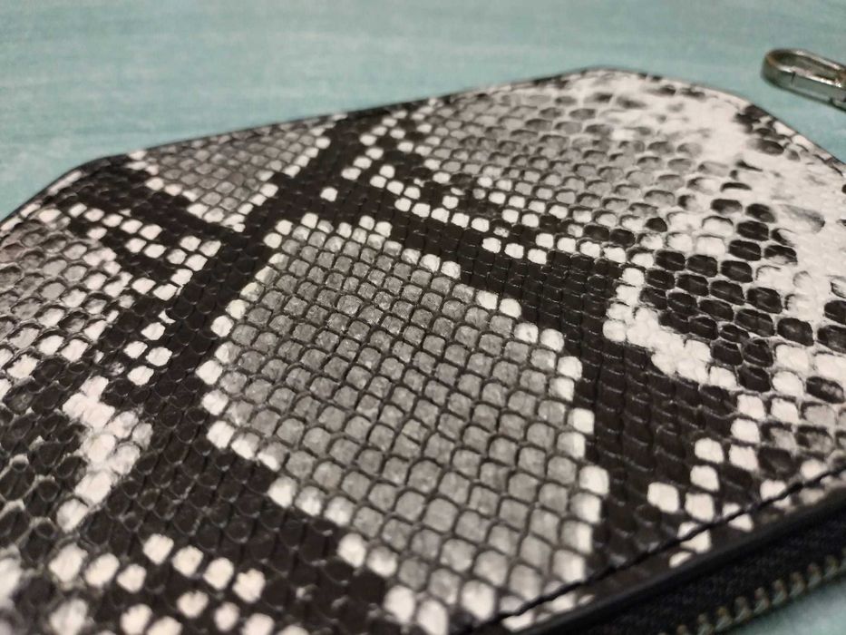 Оригинално дамско портмоне от Индонезия от естествена кожа