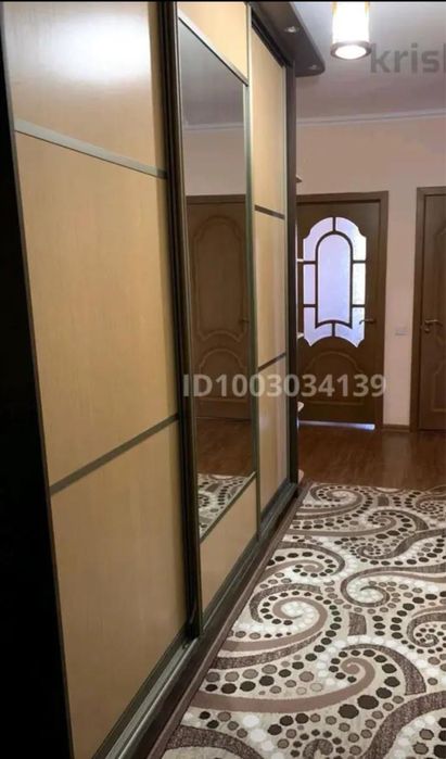 Продается шкаф в прихожую