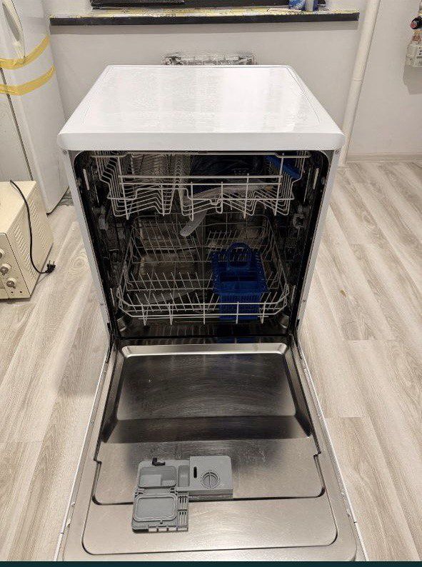 Посудомоечная машинка Indesit