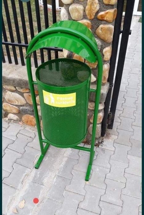 Cosuri pentru gunoi si băncuțe stradale