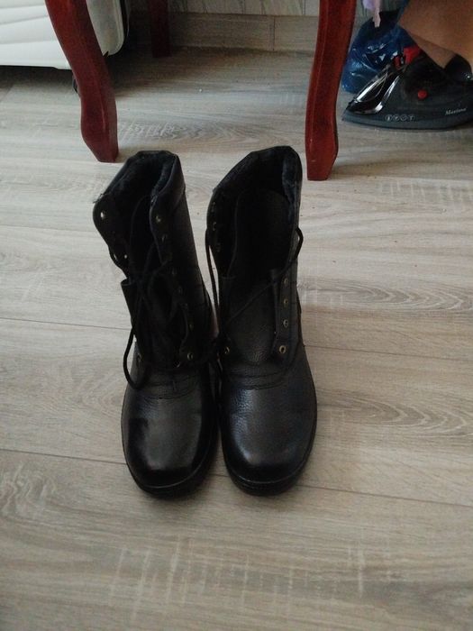 Продам берцы зимние