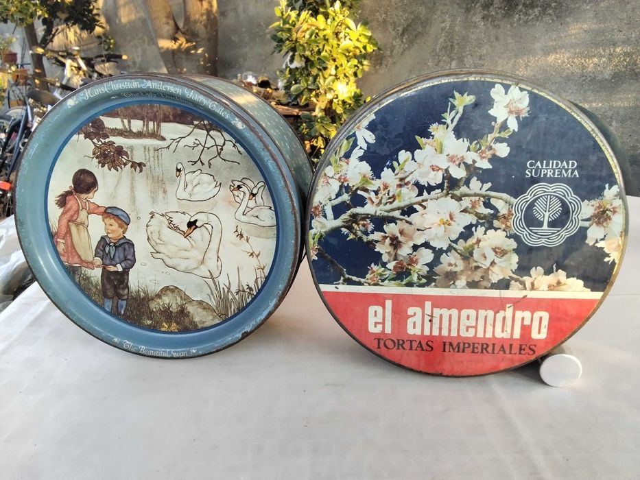 Стари метални кутии