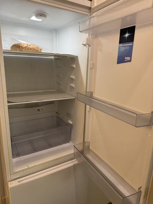 Холодильник Beko, б/у, все работает исправно. Самовывоз.