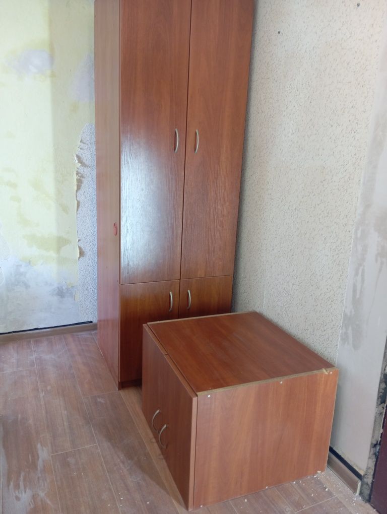 Гардероб с надстройка