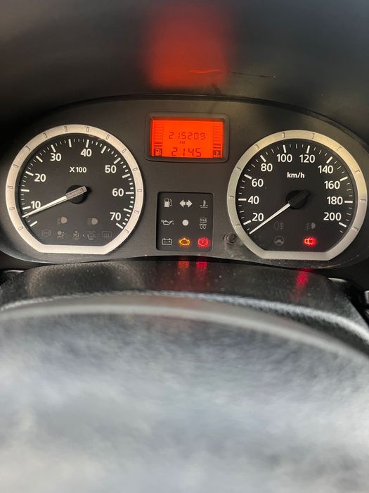 Vand Logan 2005 1.6 Benzina