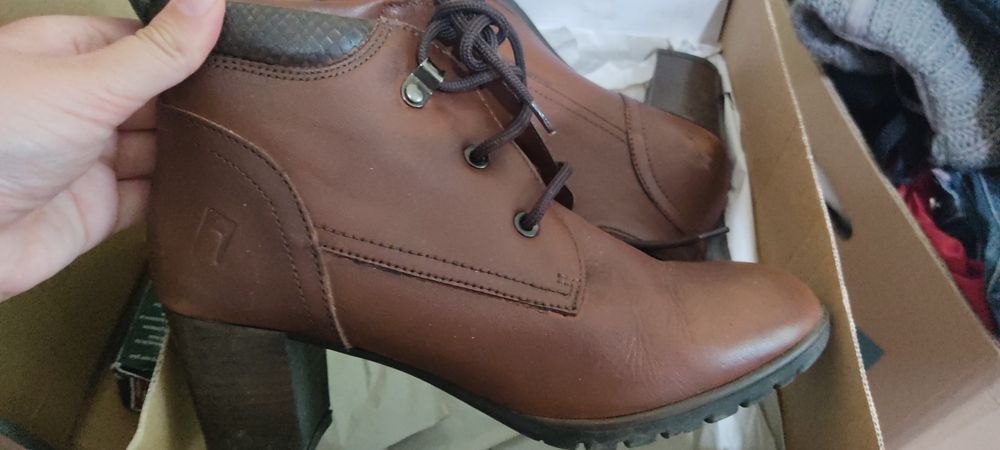 Дамски боти Agora, Punto