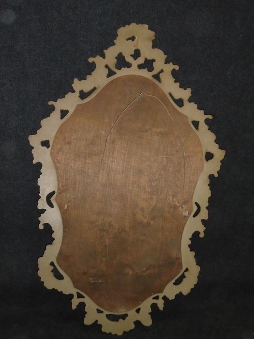 Eleganta oglinda cu rama din lemn masiv foitata