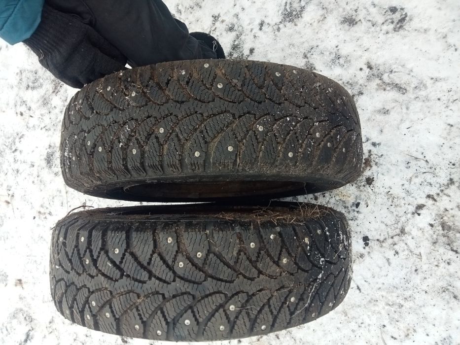Продам зимние шины 2 комплекта с дисками стояли на Жигули почти новые