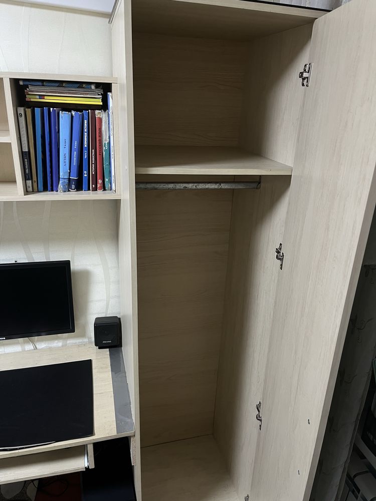 Продается гарнитур в детскую комнату