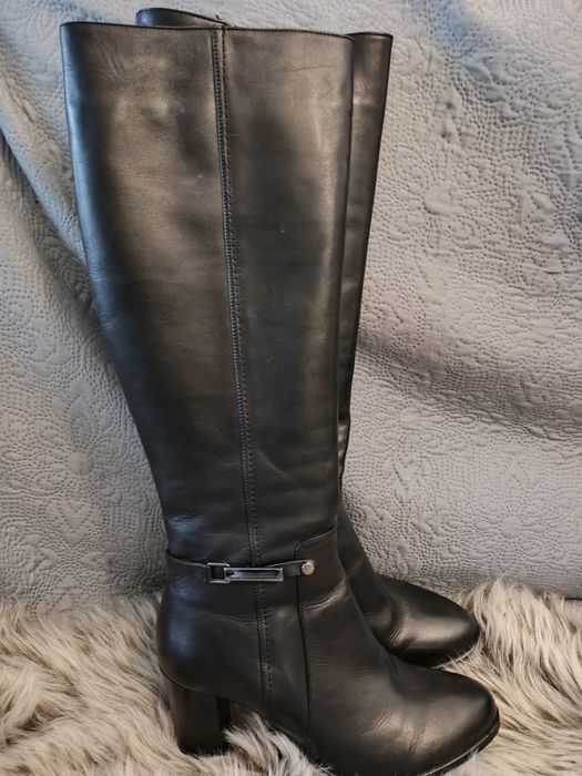 Дамски ботуши с висок ток