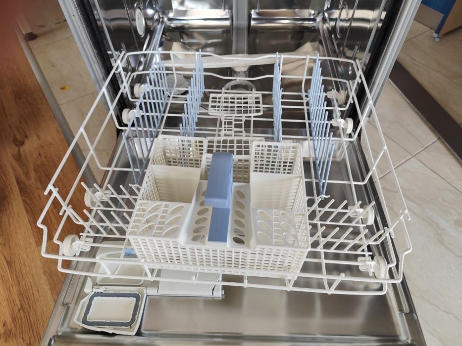 Съдомиялна  за вграждане Whirlpool 60 см