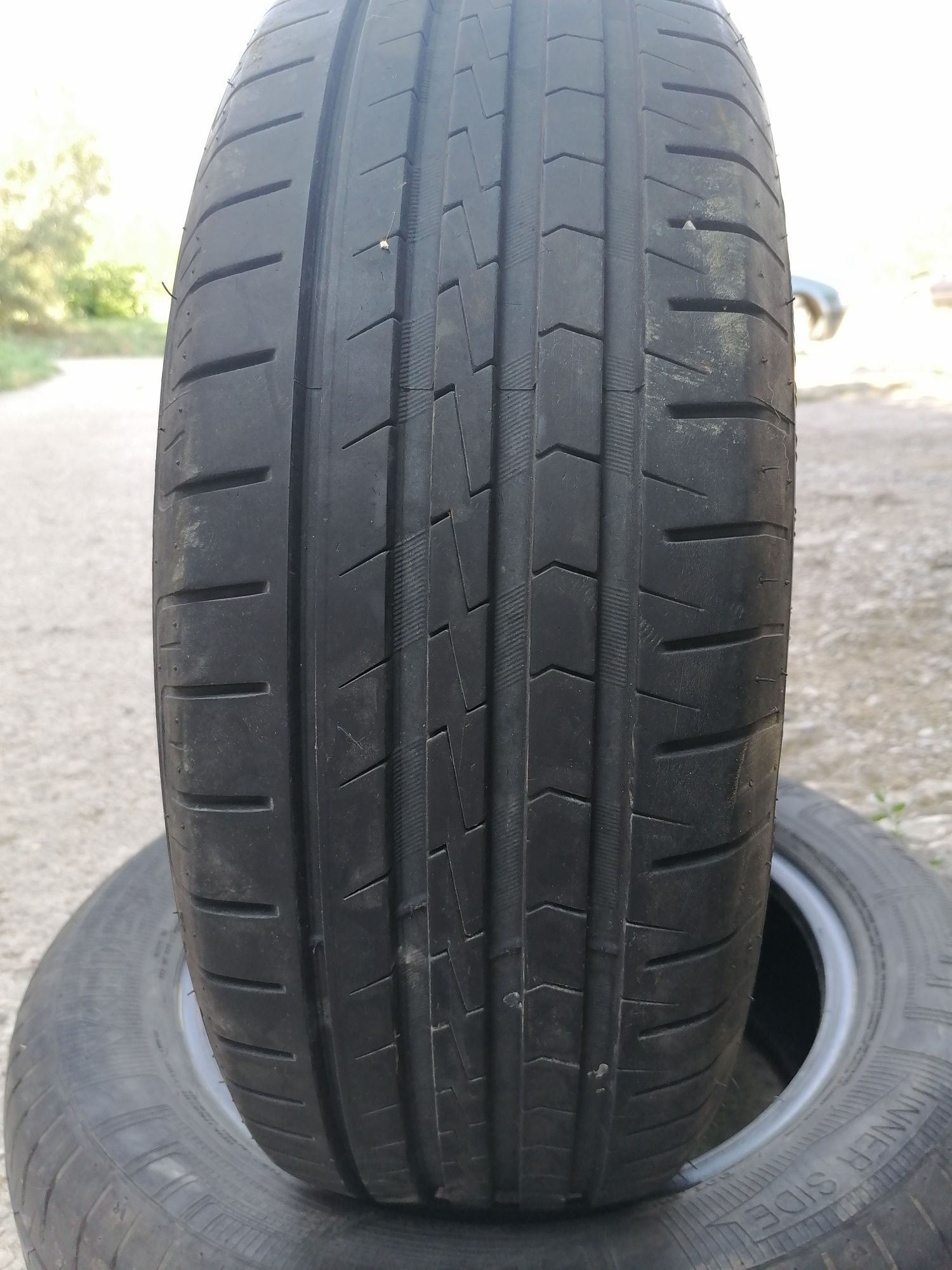 Летни гуми 2 броя. Размер 185/60 R15 84H