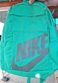 Vând RUCSAC  Nike