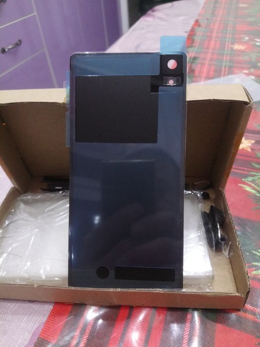 Задания крышка и заглушки от Sony  Z2