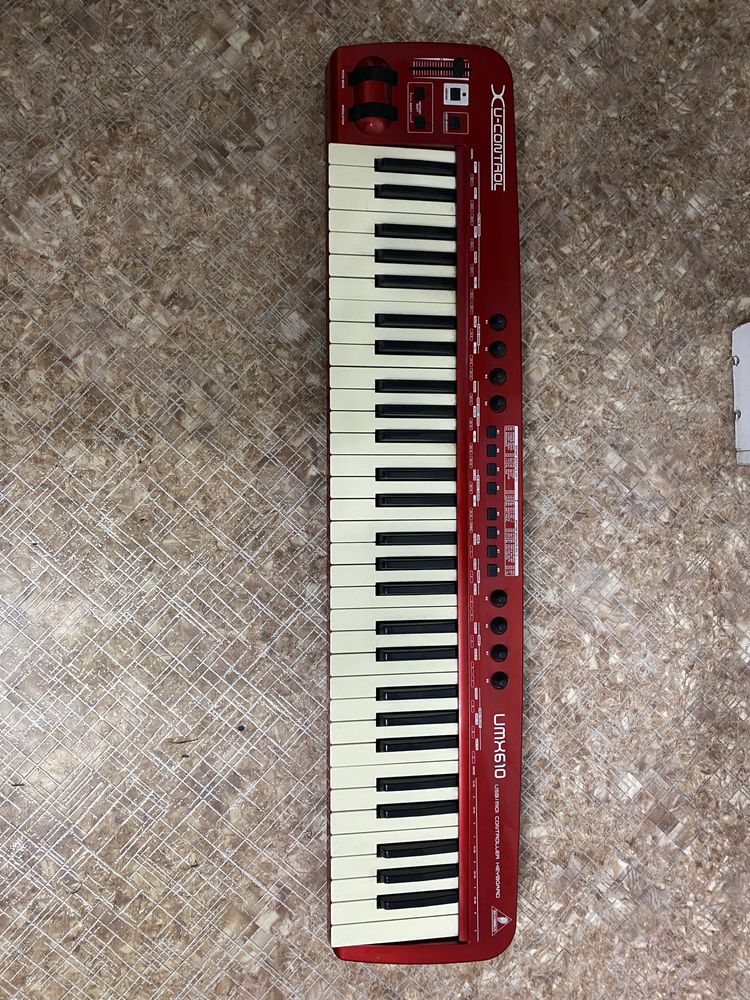 Midi контроллер UMX610