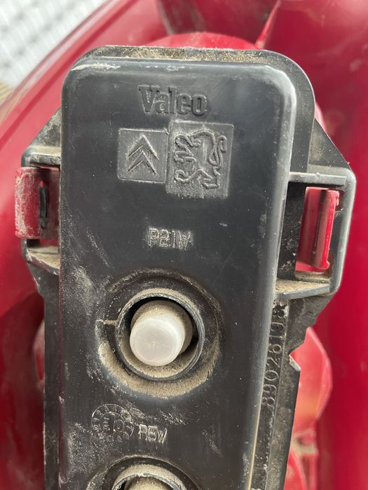 Оригинален Стоп за пежо 307sw комби цената е за 1-брой наличен е левия