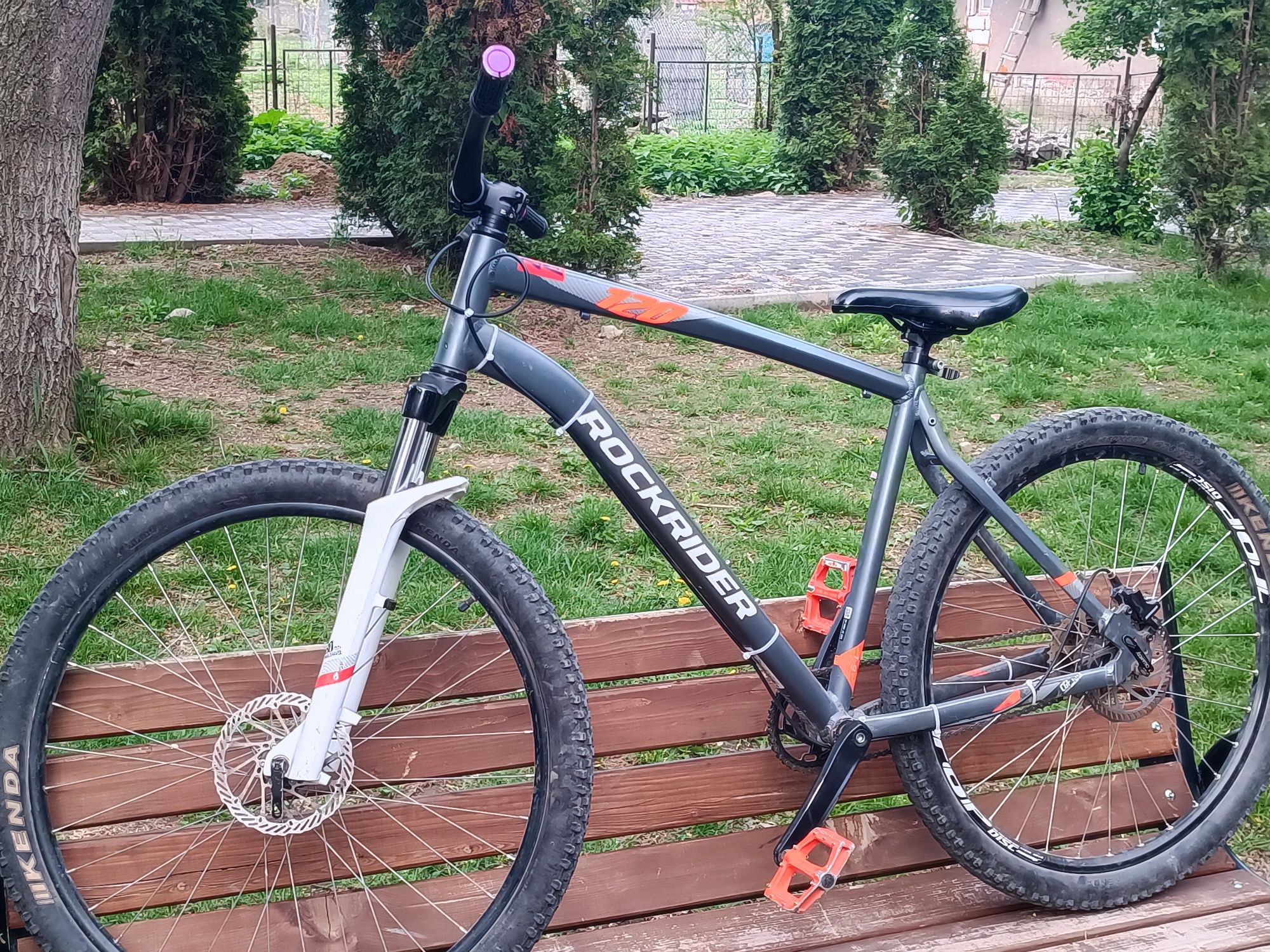 Vând bicicleta RockriderSt120 dirt