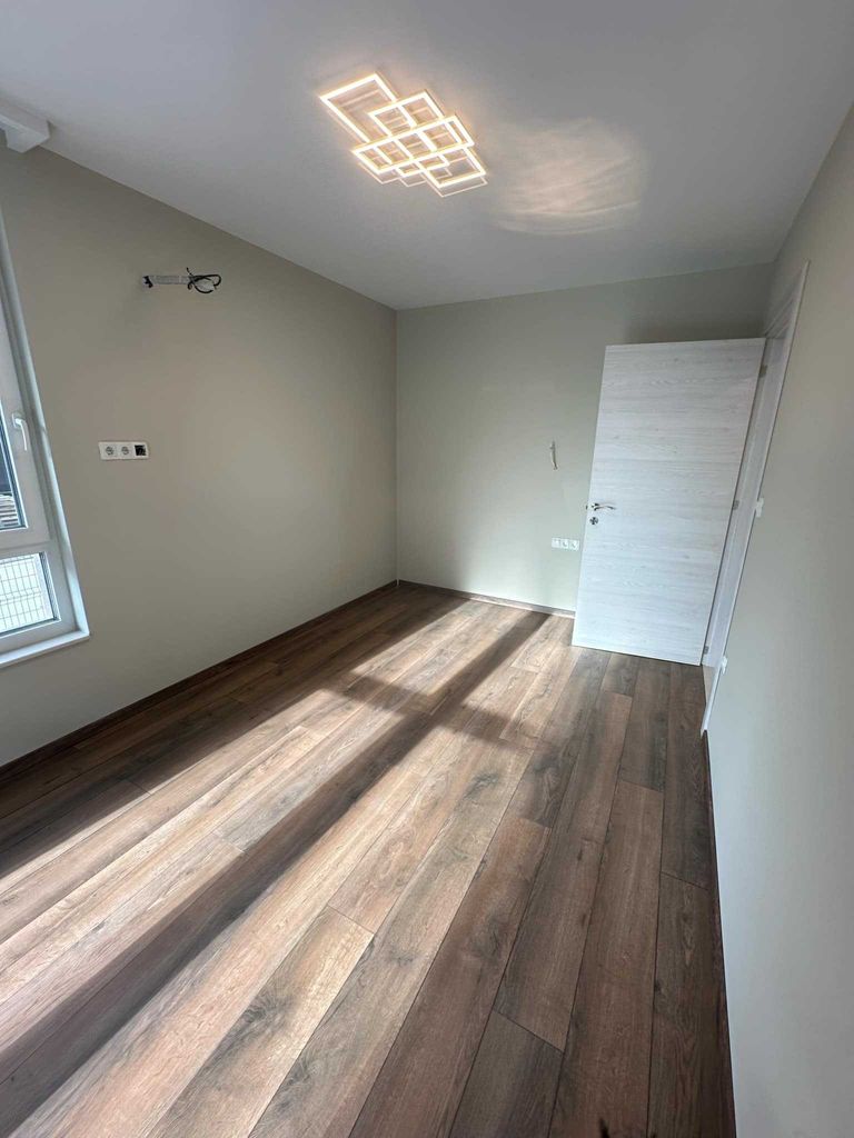 Продава се Тристаен апартамент в Пловдив, Христо Смирненски - 136 кв.м за 1434 €/кв.м - Снимка #12