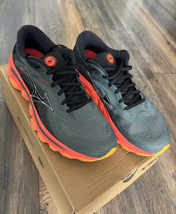 Нови ТОП маратонки MIZUNO Wave Sky 7 за бягане и свободно време