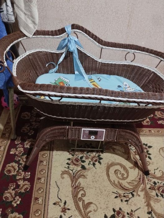 Детская люлька, кровать