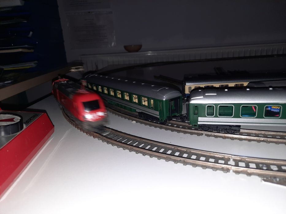 Masa 170x120x80cm cu 6 picioare pentru imobilul  dvs