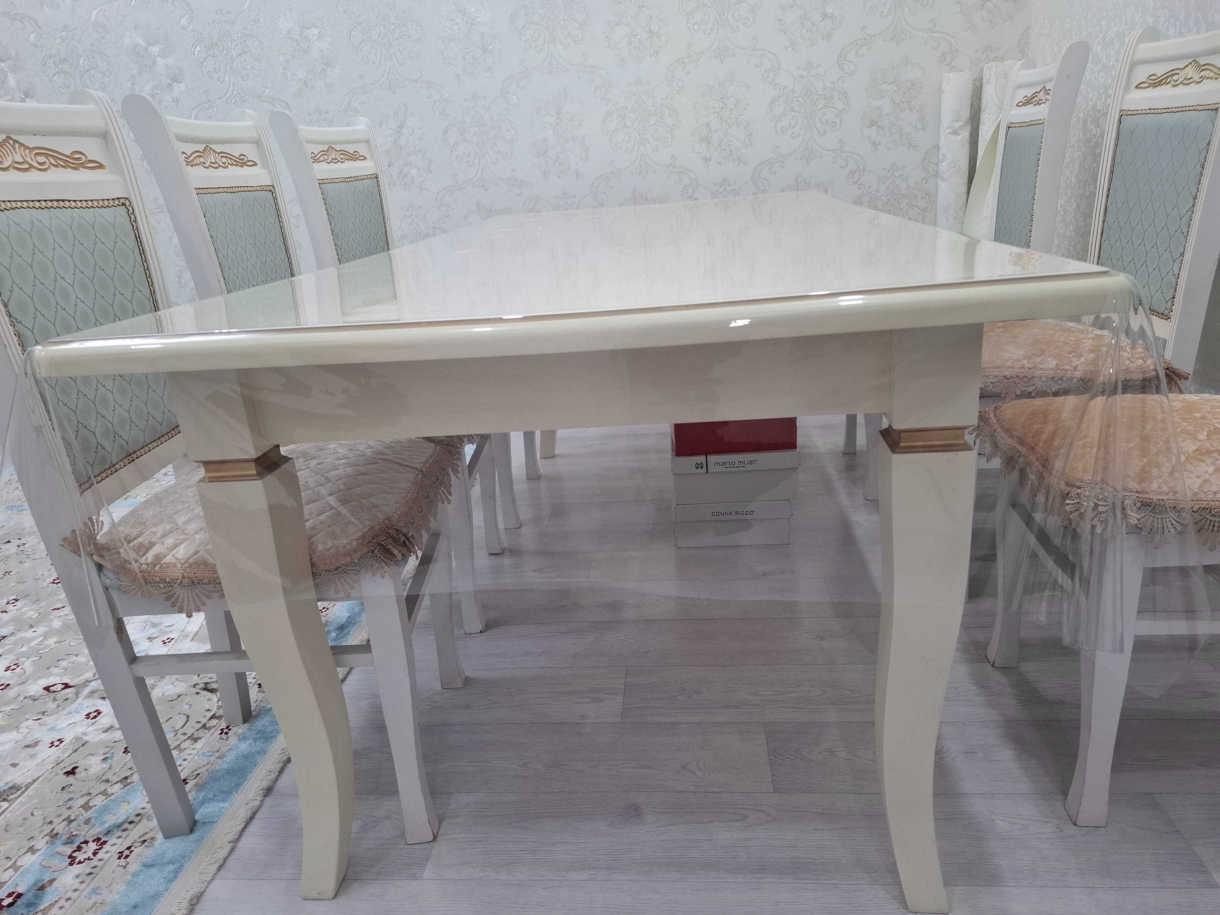 Стол и стулья продам