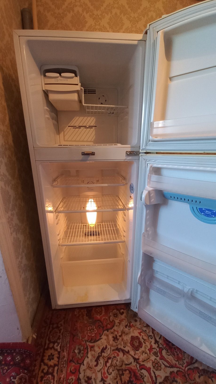 Холодильник  L G