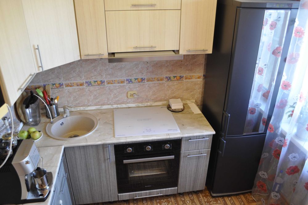 Продам 3-х комнатную мебелированную квартиру в центре, М.Горького 82