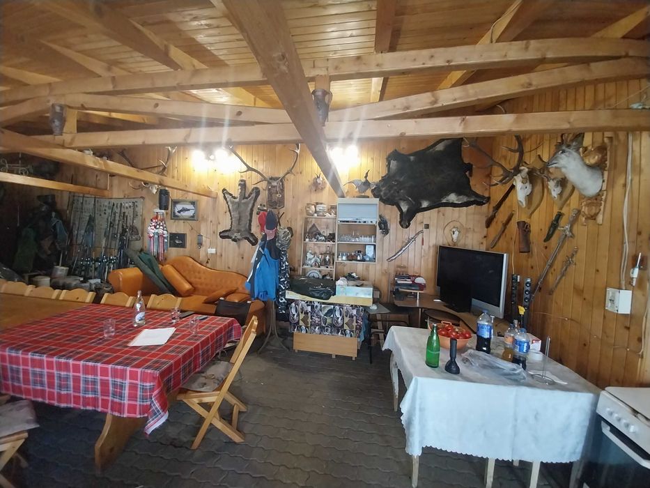 Doua case autentice intr-o curte de 1282 mp- zona centrala Rasnov