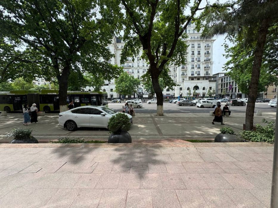 Напротив Ж/К Казахстан Продается Нежилой