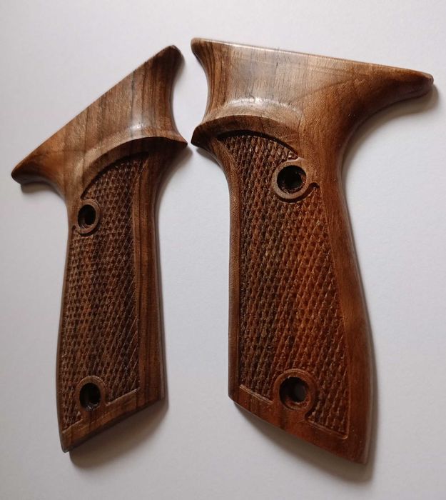 Орехови чирени за пистолет Марго.