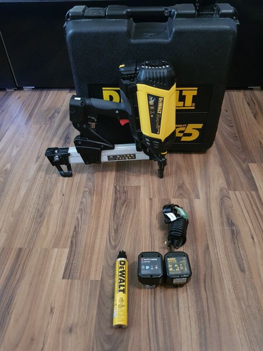Dewalt C5 Pistol de bătut cuie în beton