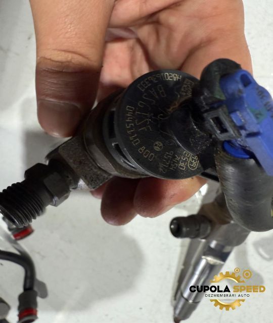 Injector Injectoare H8201636333 0445110800 1.5DCI K9K Dacia Logan 2 [