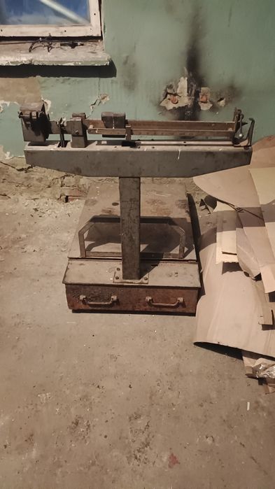 Продам весы напольные