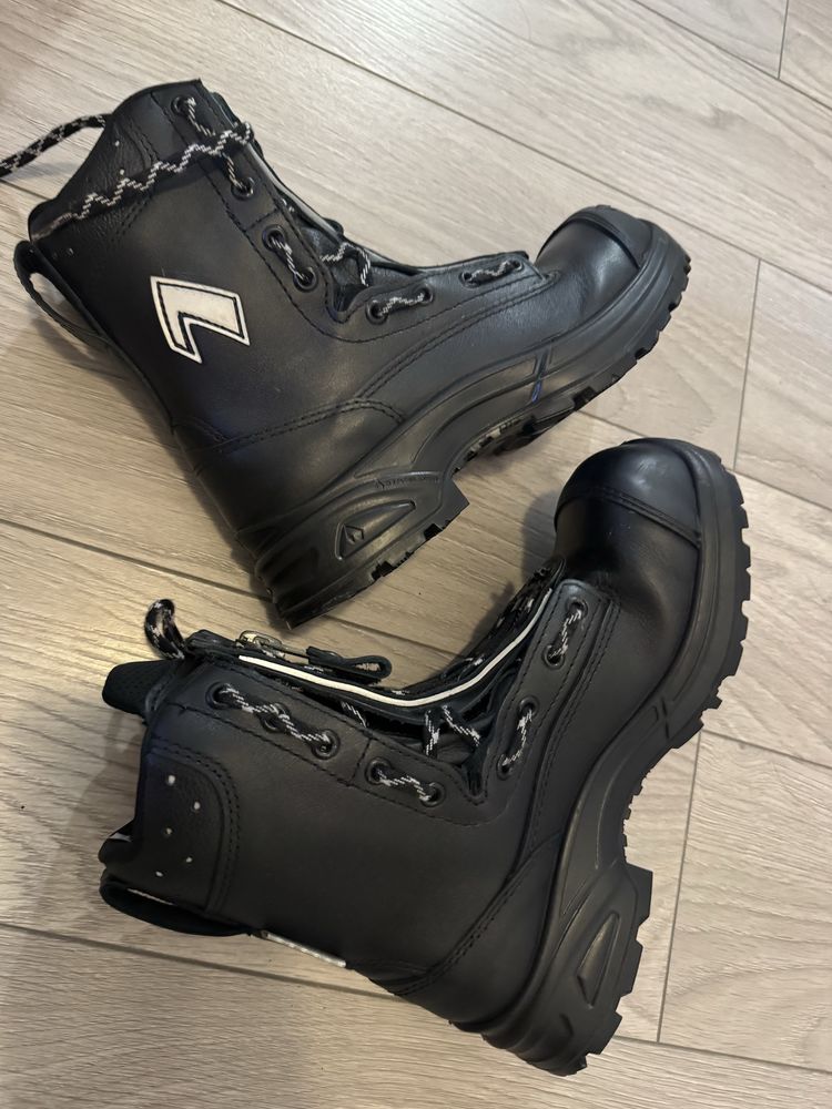Bocanci haix goretex cu bombeu metalic NOI ,nr 38