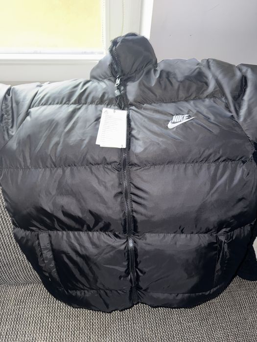 Geaca nike cu 2 fete(2in1)