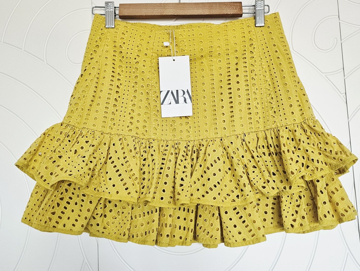 Костюмче "ZARA" в цвят горчица