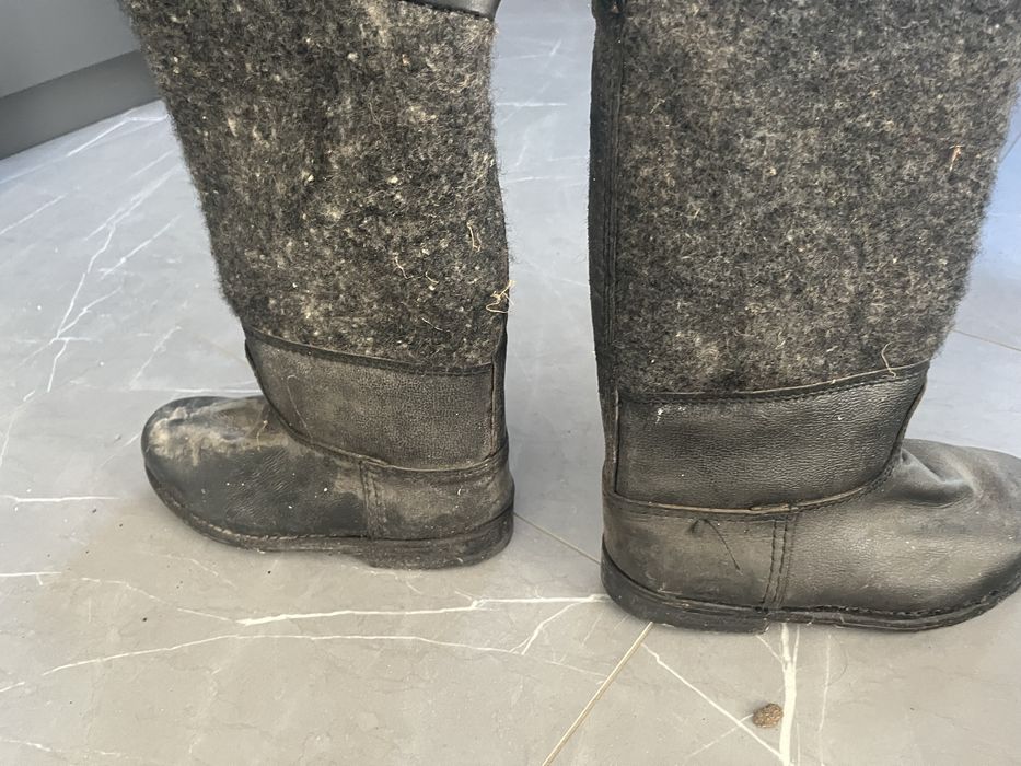 Cizme vechi de peste 70 ani