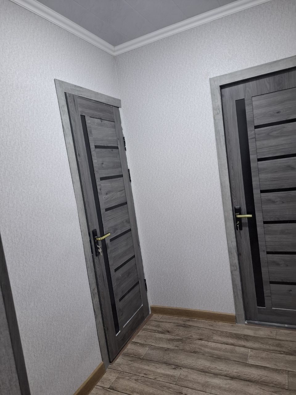 Продаю 1-комнату 21м2 Яшнабадский р-он Авиасозлар 2-этаж 4-этажный Дом