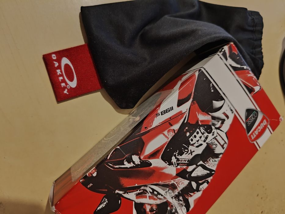 Oakley 4+1 fives squared polarized Мъжки слънчеви очила